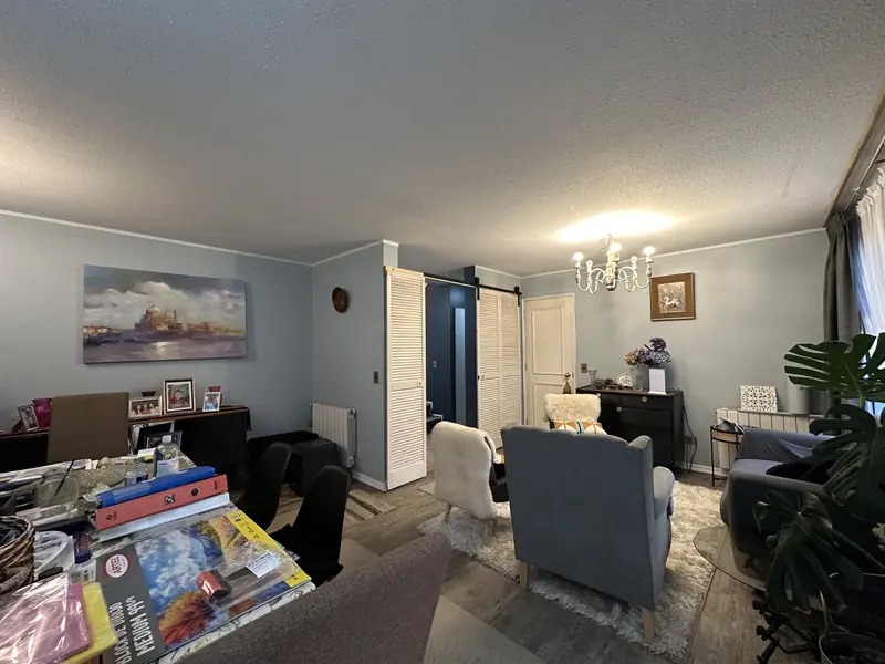 Living-comedor de la casa en arriendo en Barrio Pehuén, Temuco