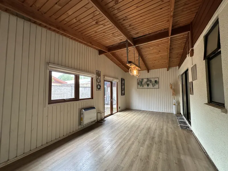 Living-comedor de la casa en arriendo en Altos del Maipo, Temuco