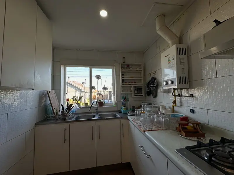 Cocina independiente de Casa Condominio El Arrayán