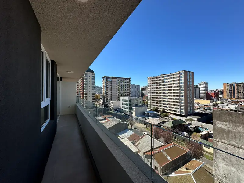 Amplia terraza con vista panorámica del departamento en Edificio Belmonte, Temuco