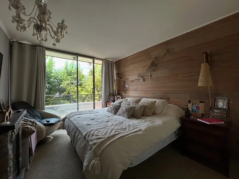 Dormitorio principal en suite del departamento Alto Boulevard, Temuco