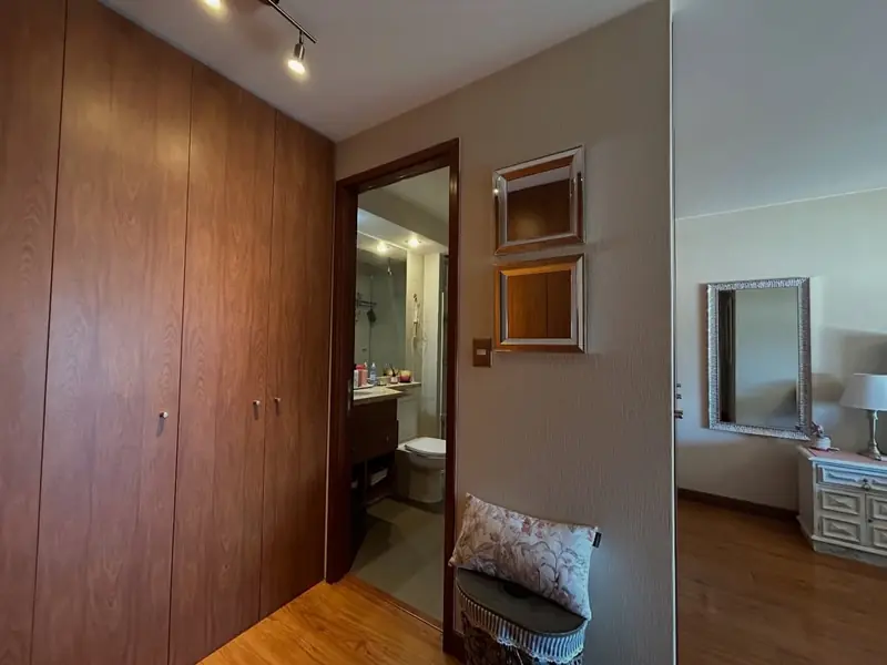 Dormitorio principal con clósets