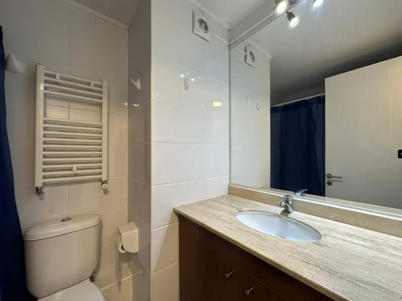 Baño principal del Departamento Jardín de los Reyes