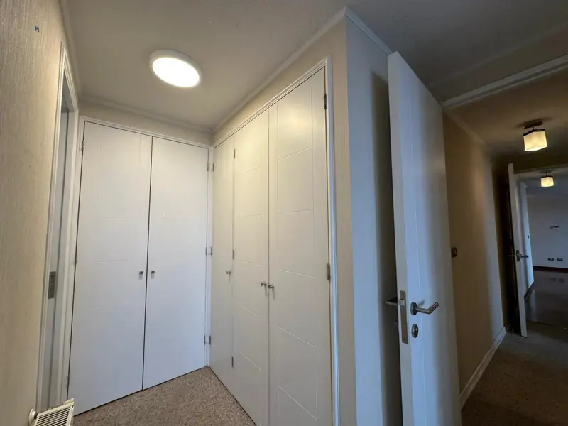 Walk-in closet del Departamento Jardín de los Reyes