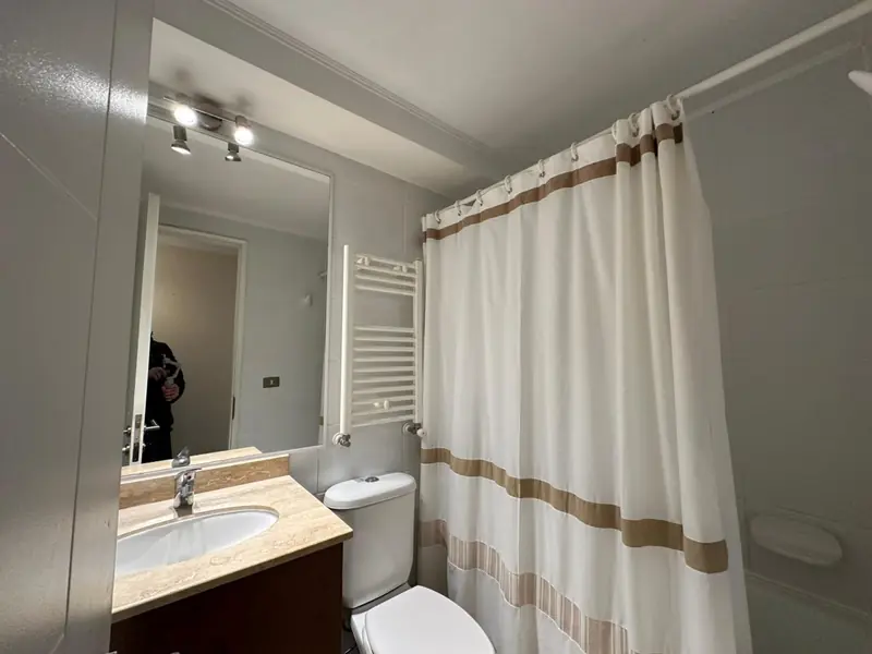 Baño secundario del Departamento Jardín de los Reyes