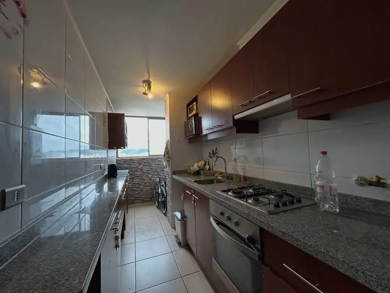 Cocina independiente del departamento Jardín de los Reyes