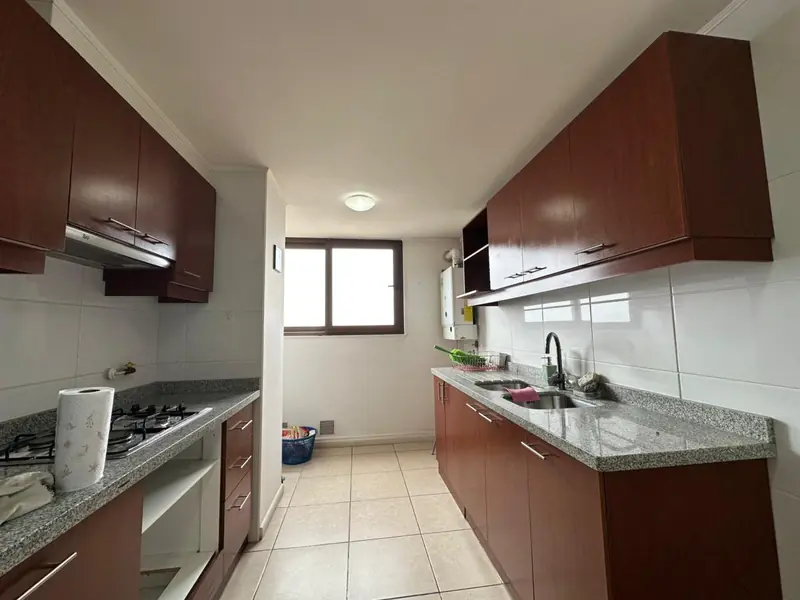 Cocina independiente amplia del Departamento Jardín de los Reyes