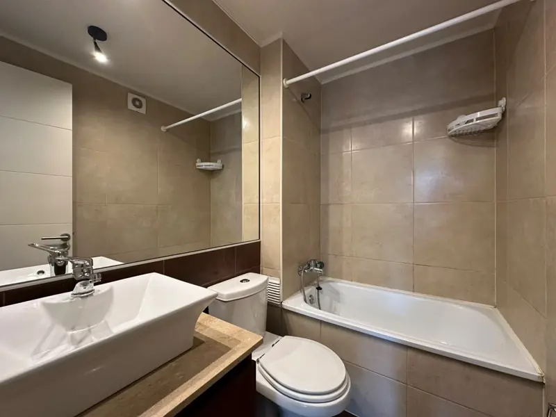 Segundo baño completo del departamento Torre Quattro, Temuco