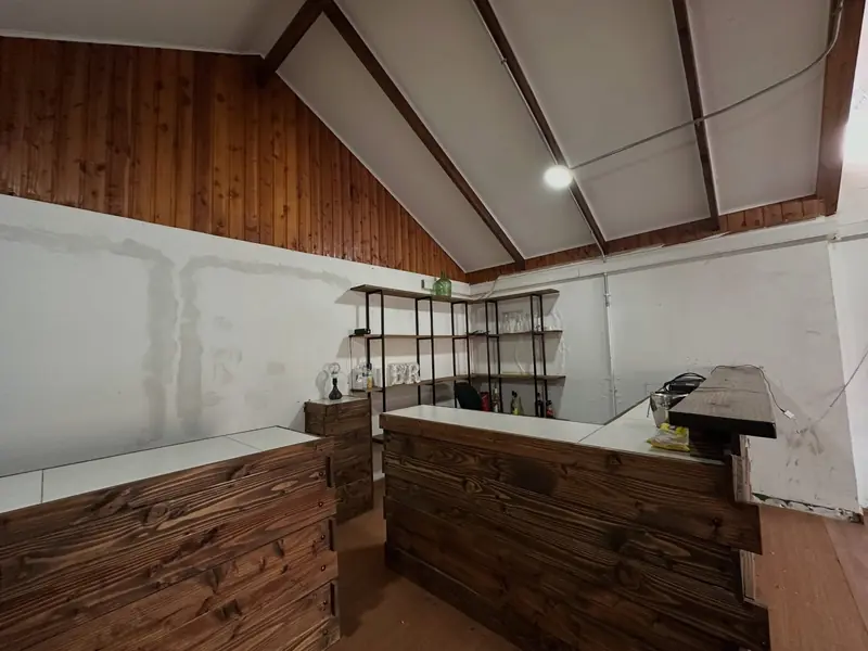 Barra de servicio del local comercial