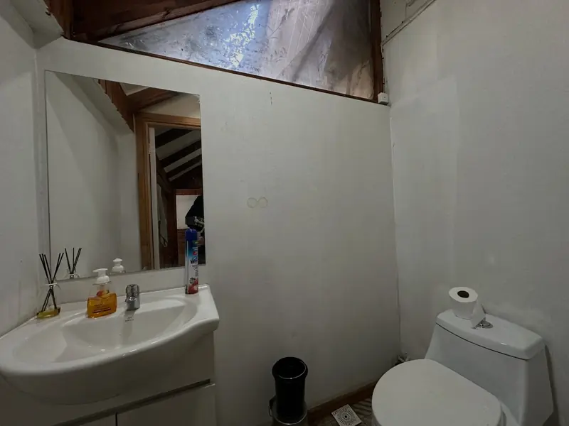 Baño del local comercial en arriendo