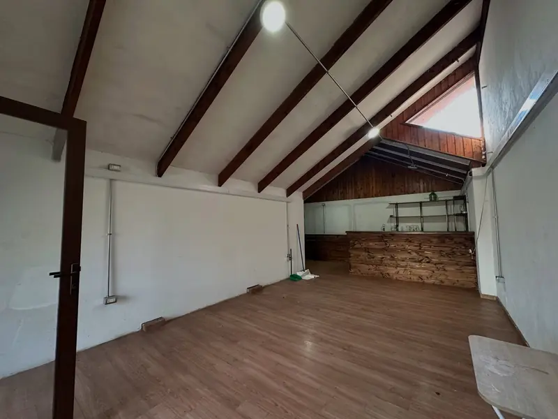 Espacio principal del local comercial en Pablo Neruda
