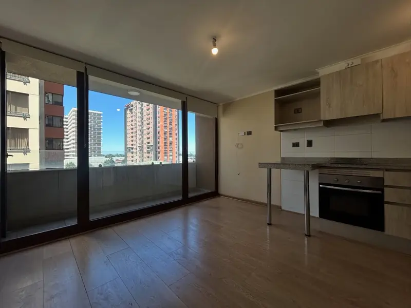 Living-comedor del moderno studio en arriendo en el centro de Temuco