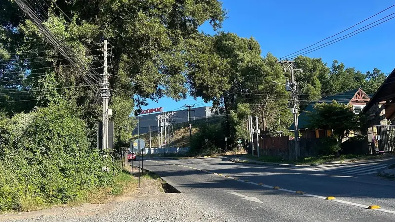 Entorno comercial del terreno en Villarrica
